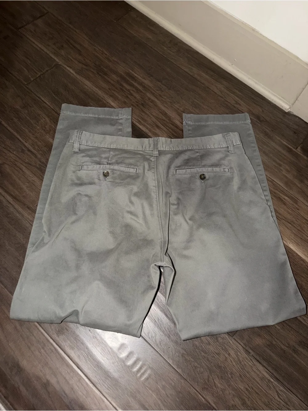 Banana Republic Men's Chino Pants in Light Gray